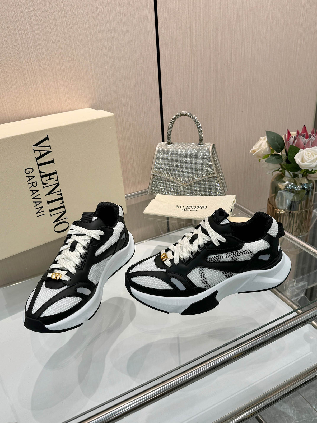 VT 26s Demivee Signature Sneakers White Black Mesh 943077