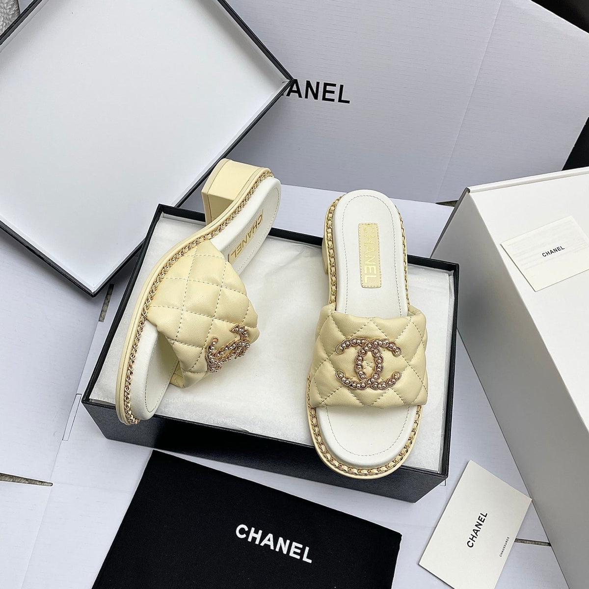 CC 26SS Lemon Yellow White Gold Quilted Lambskin 726539