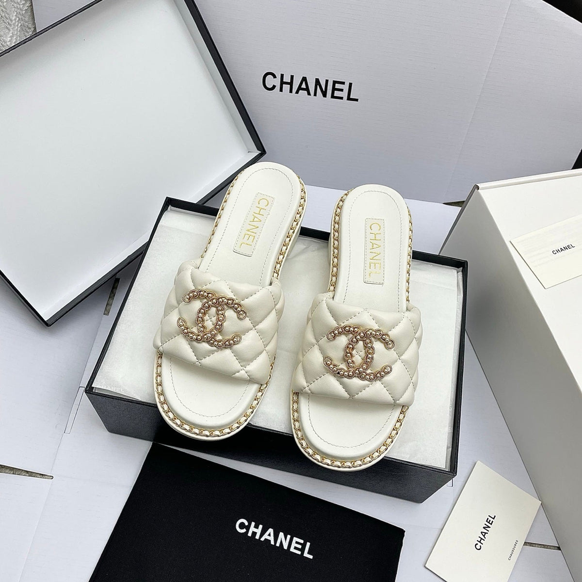 CC 26SS White Gold Quilted Lambskin 726540