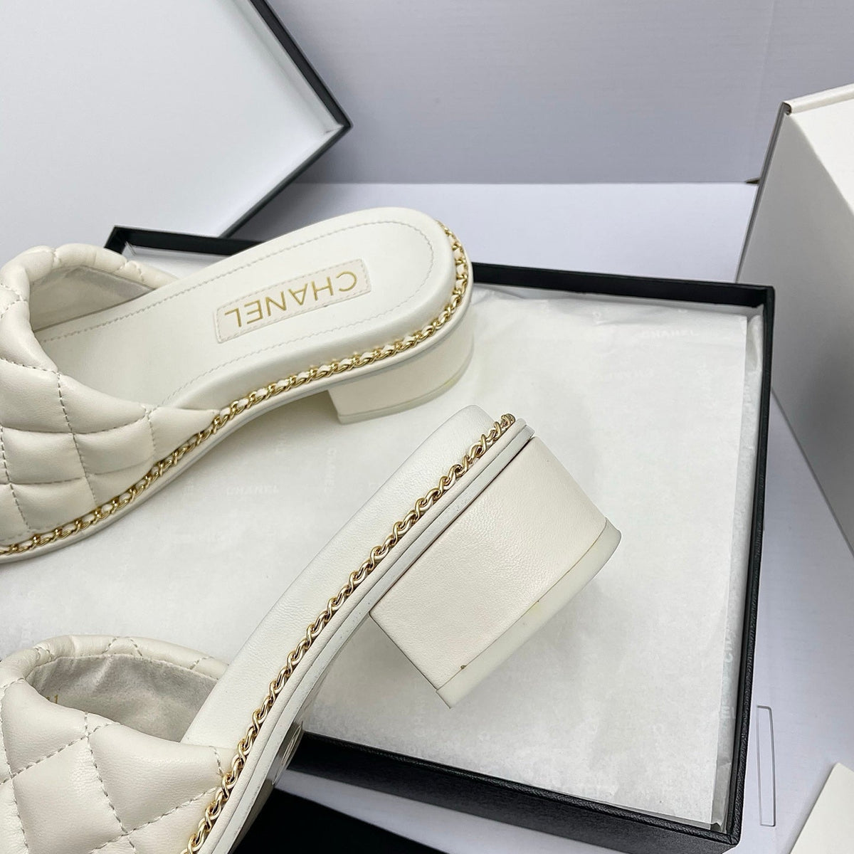 CC 26SS White Gold Quilted Lambskin 726540