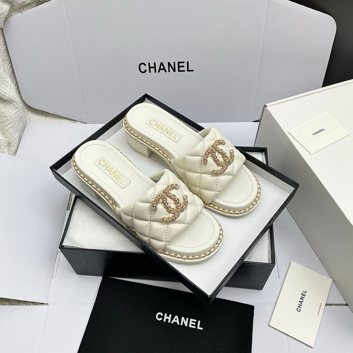 CC 26SS White Gold Quilted Lambskin 726540