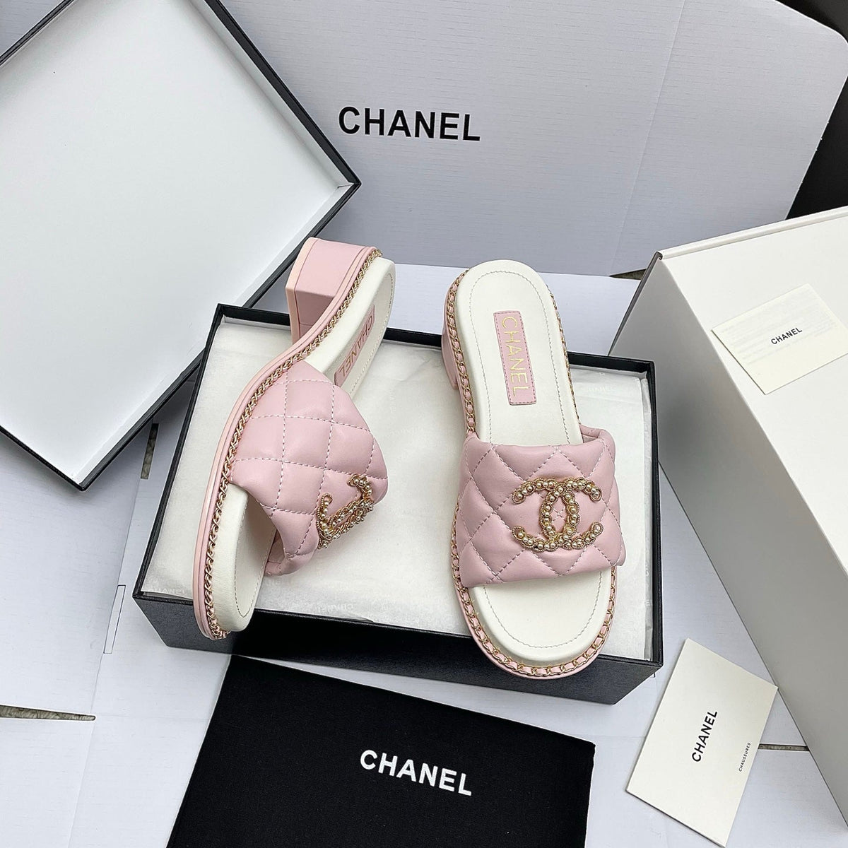 CC 26SS Pink White Gold Quilted Lambskin 726541