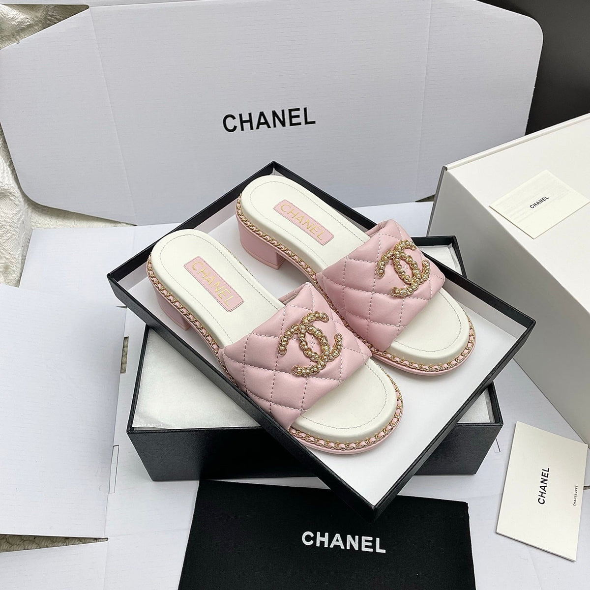 CC 26SS Pink White Gold Quilted Lambskin 726541