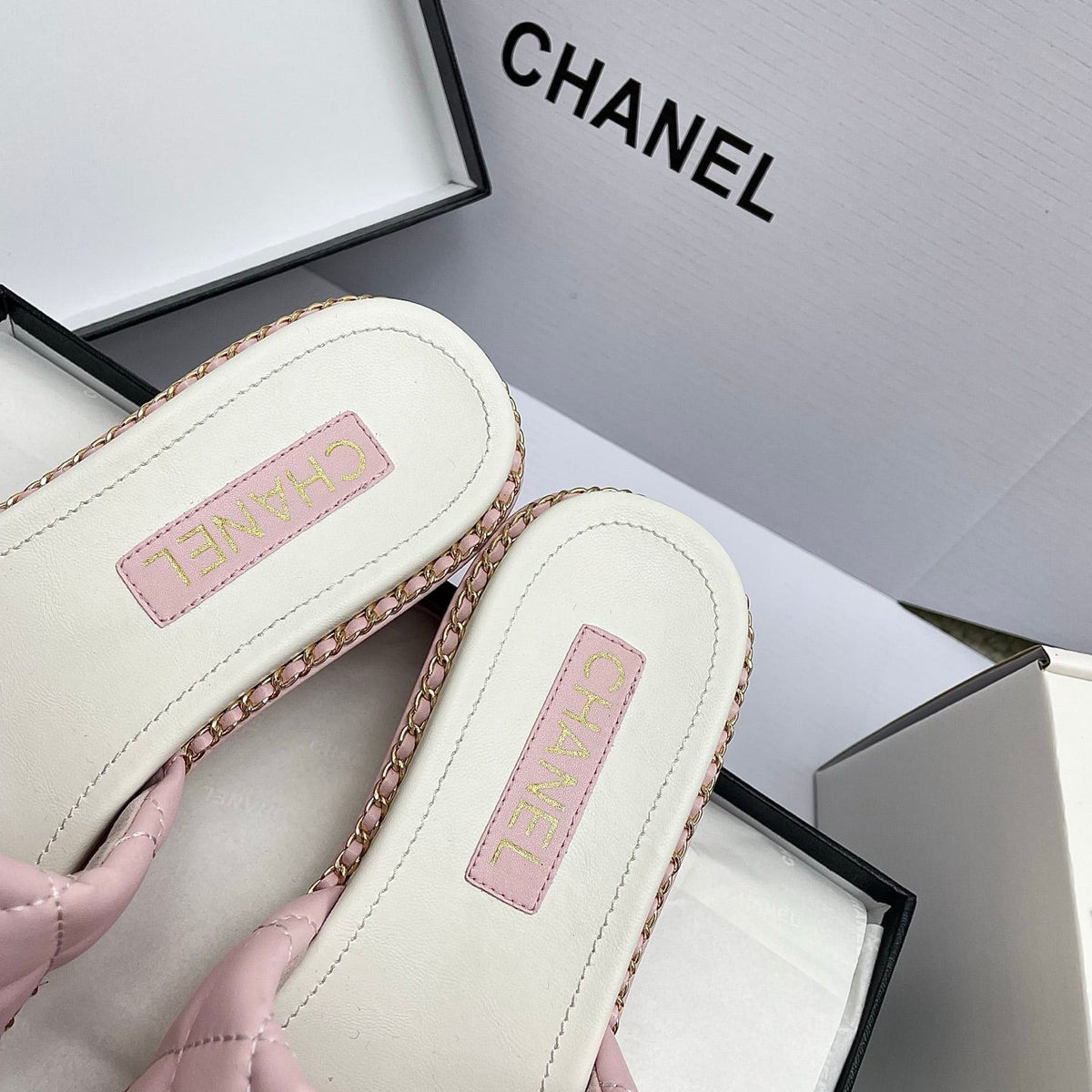 CC 26SS Pink White Gold Quilted Lambskin 726541