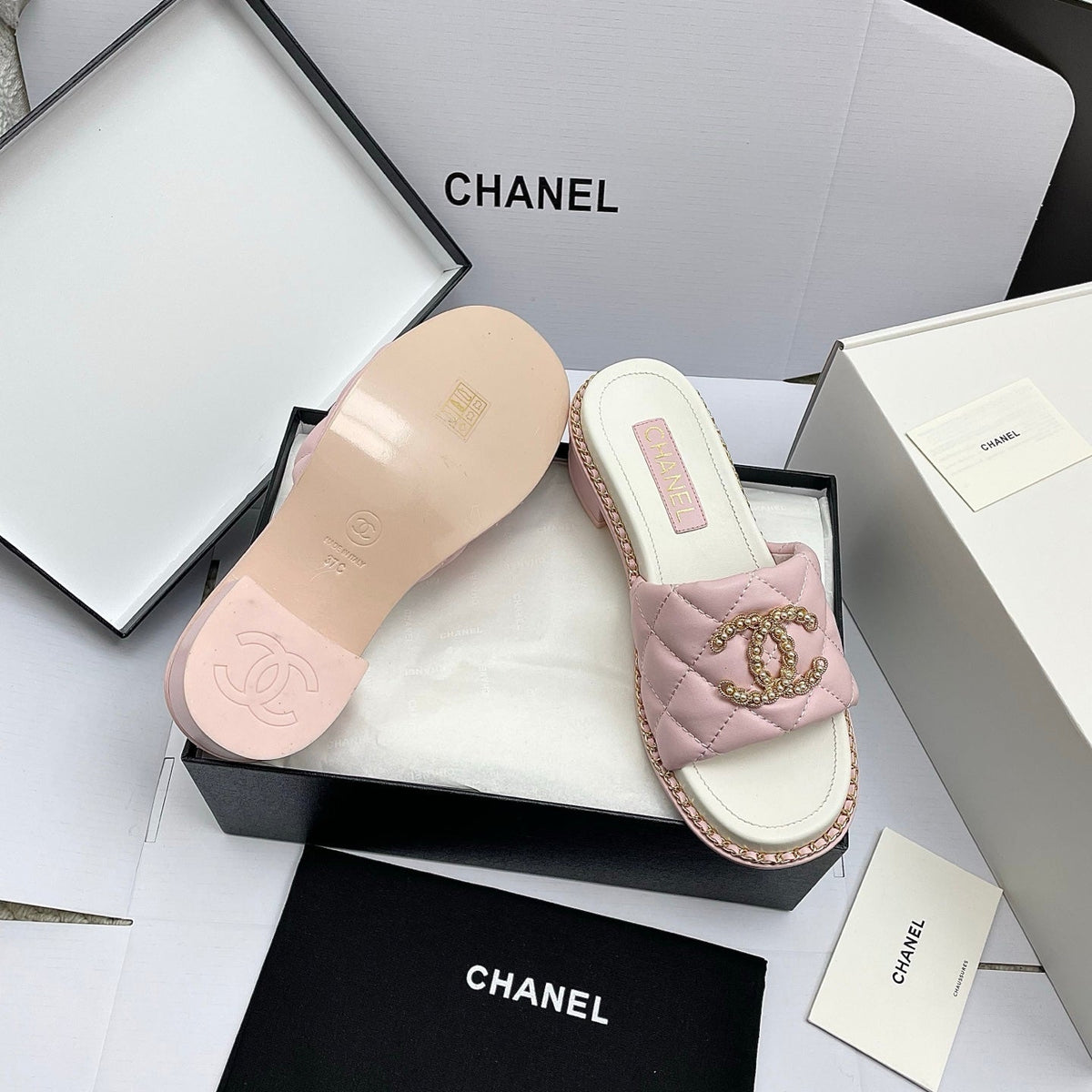 CC 26SS Pink White Gold Quilted Lambskin 726541
