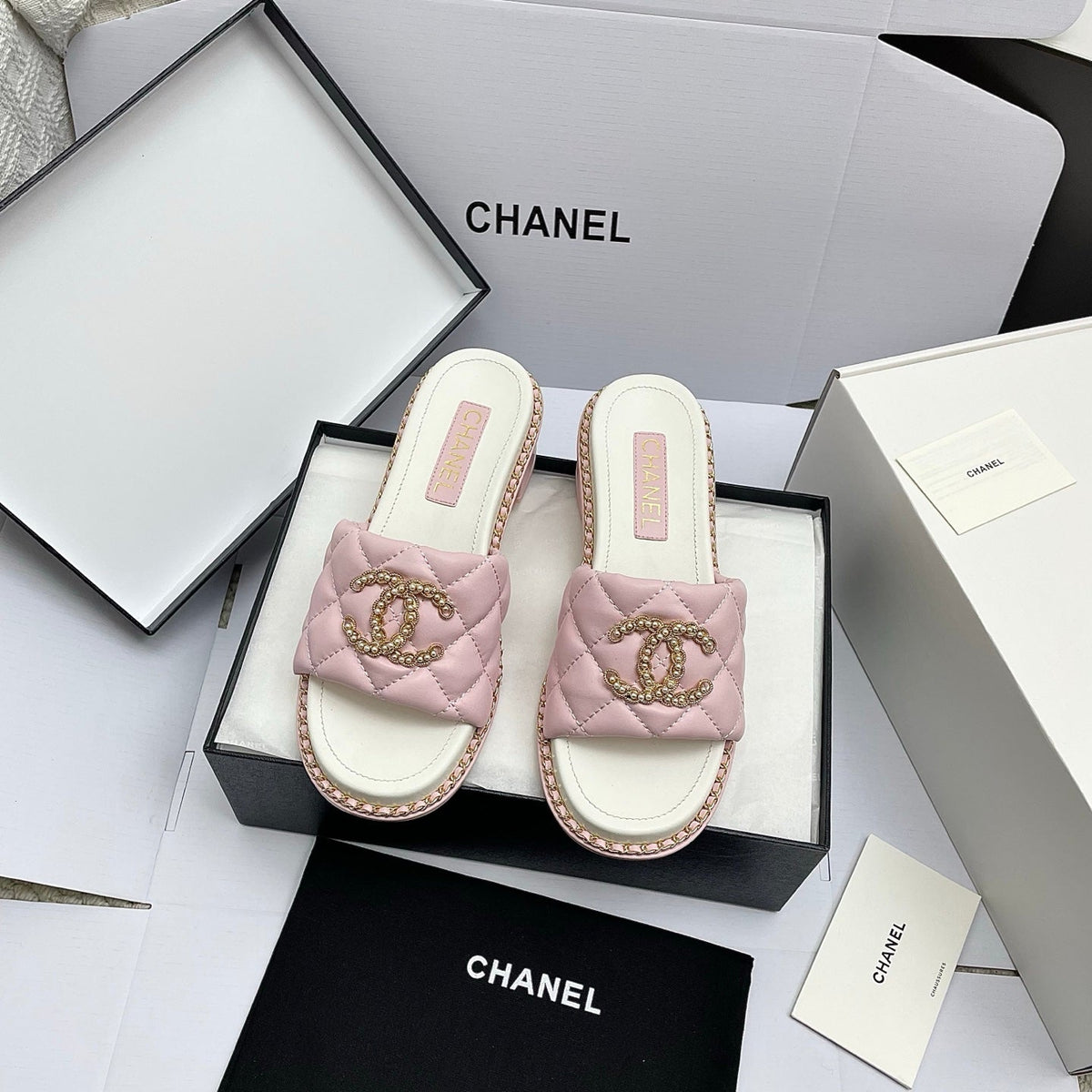 CC 26SS Pink White Gold Quilted Lambskin 726541