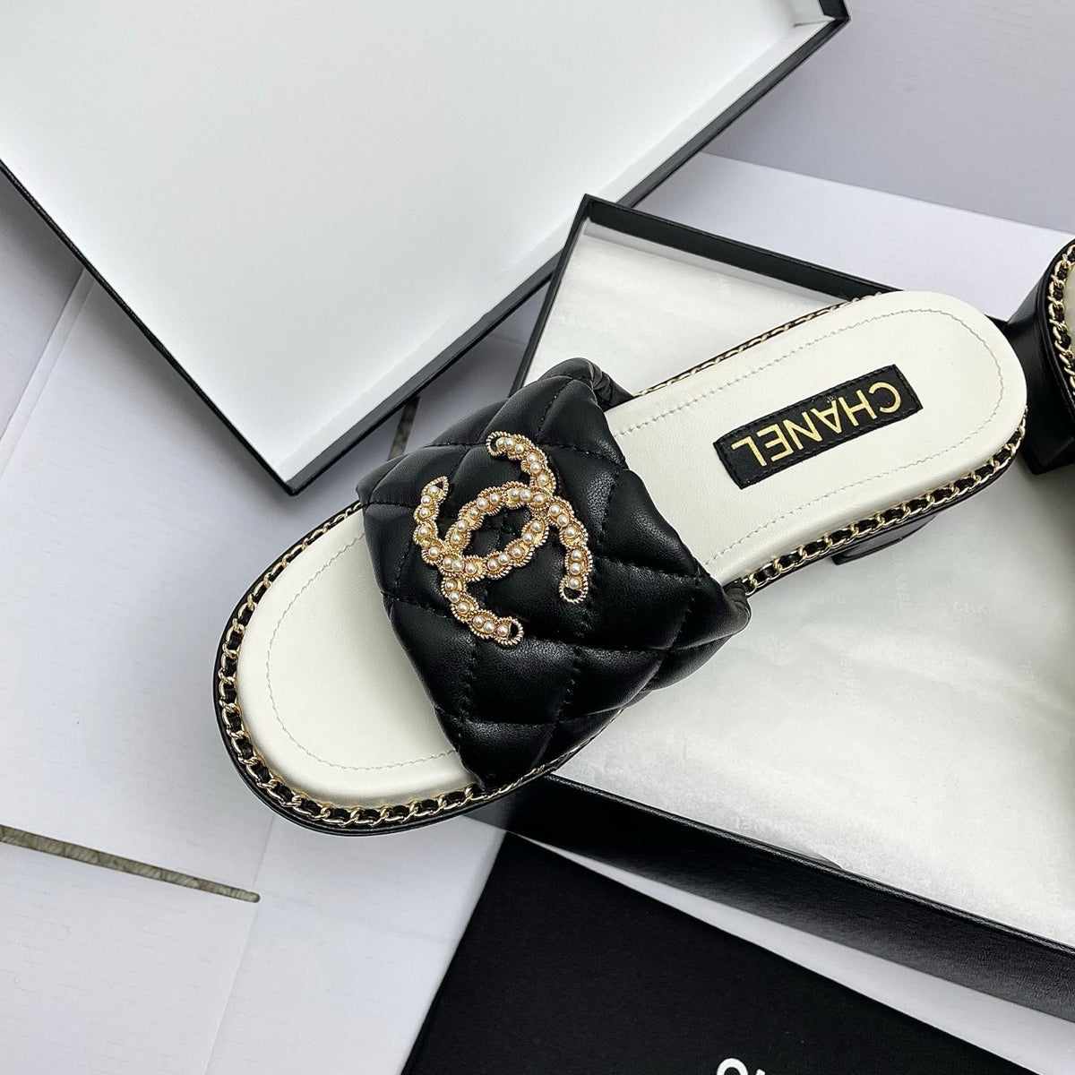CC 26SS Black White Gold Quilted Lambskin 726542