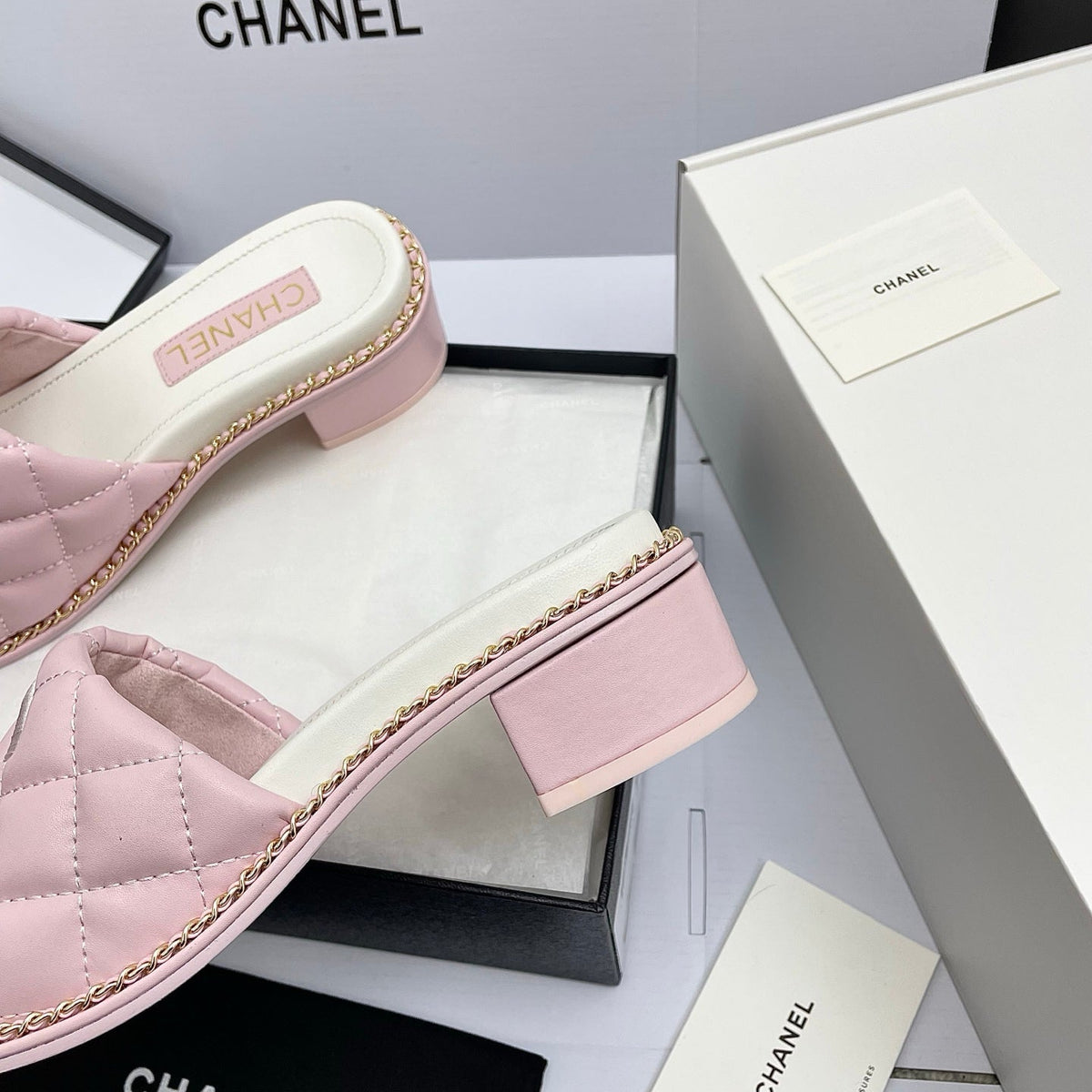 CC 26SS Pink White Quilted Lambskin 726543