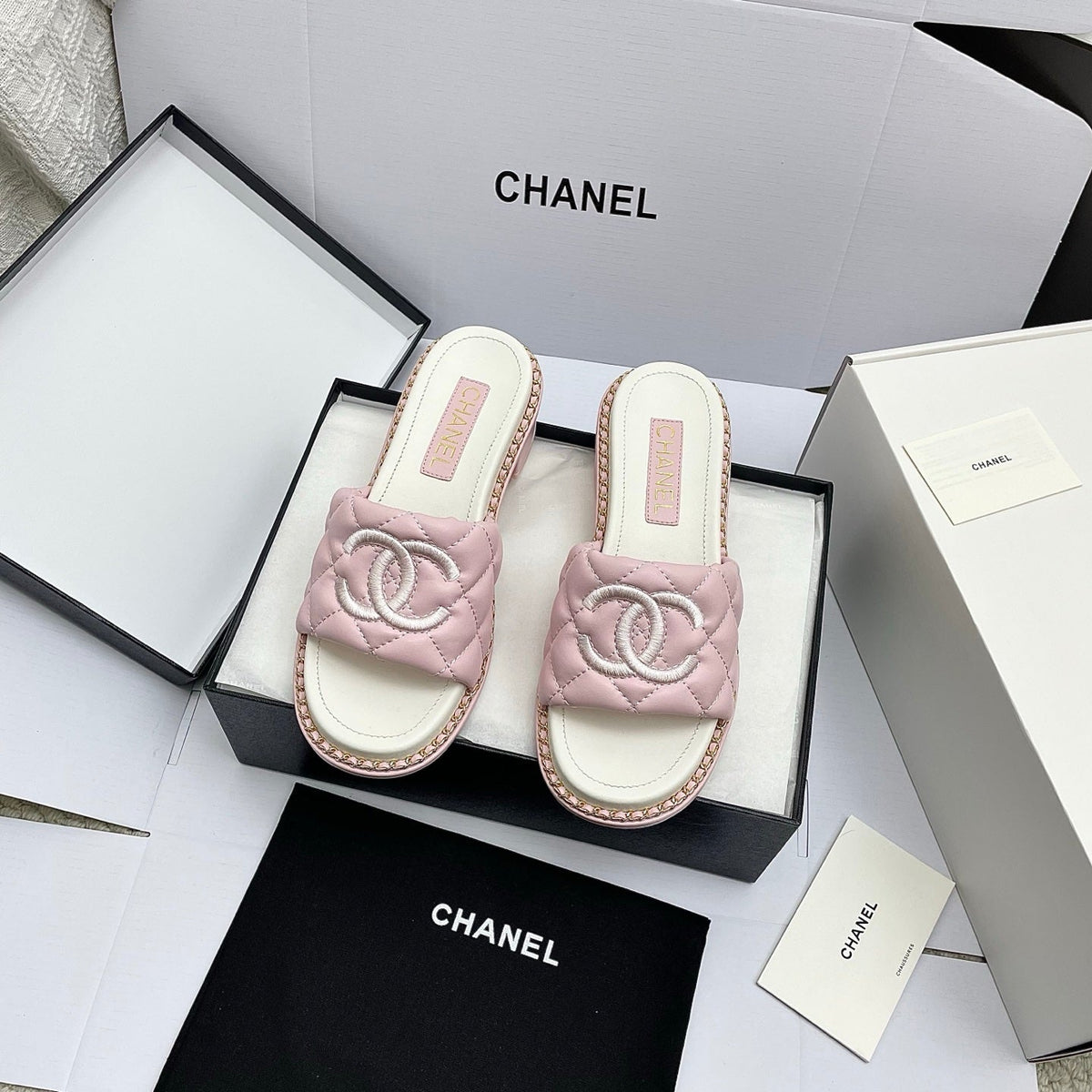 CC 26SS Pink White Quilted Lambskin 726543