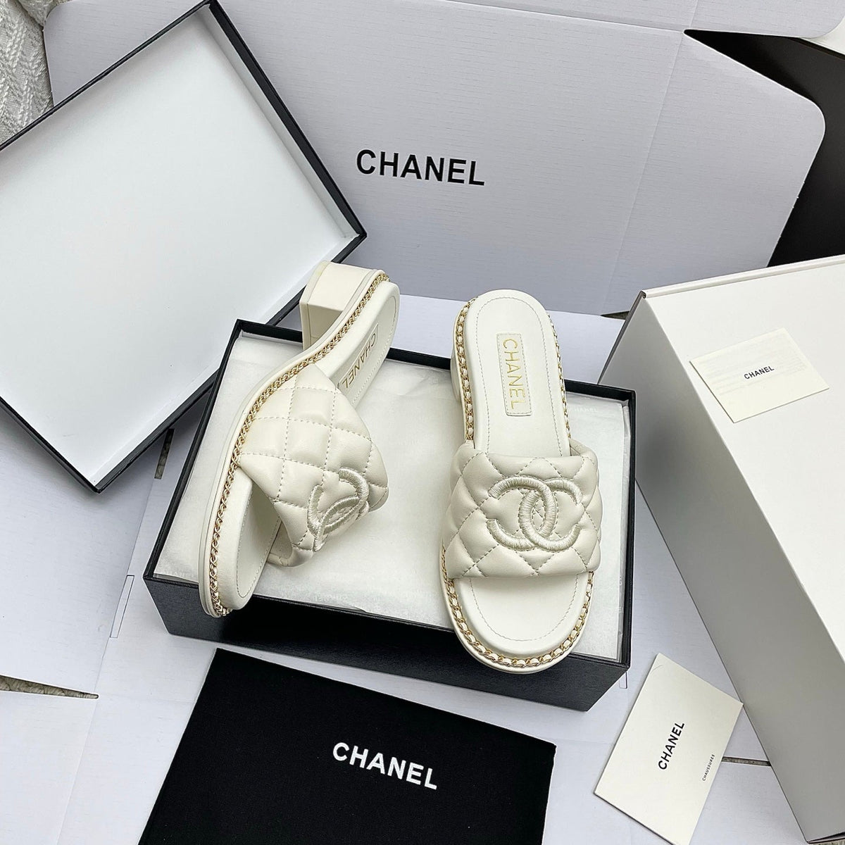 CC 26SS White Quilted Lambskin 726545