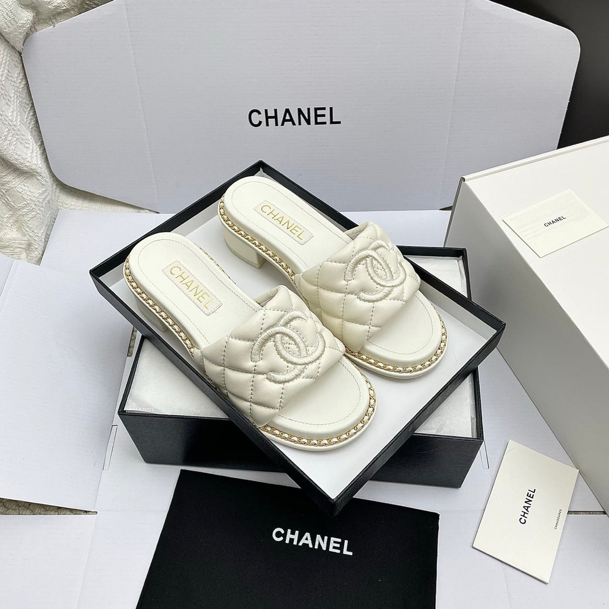 CC 26SS White Quilted Lambskin 726545
