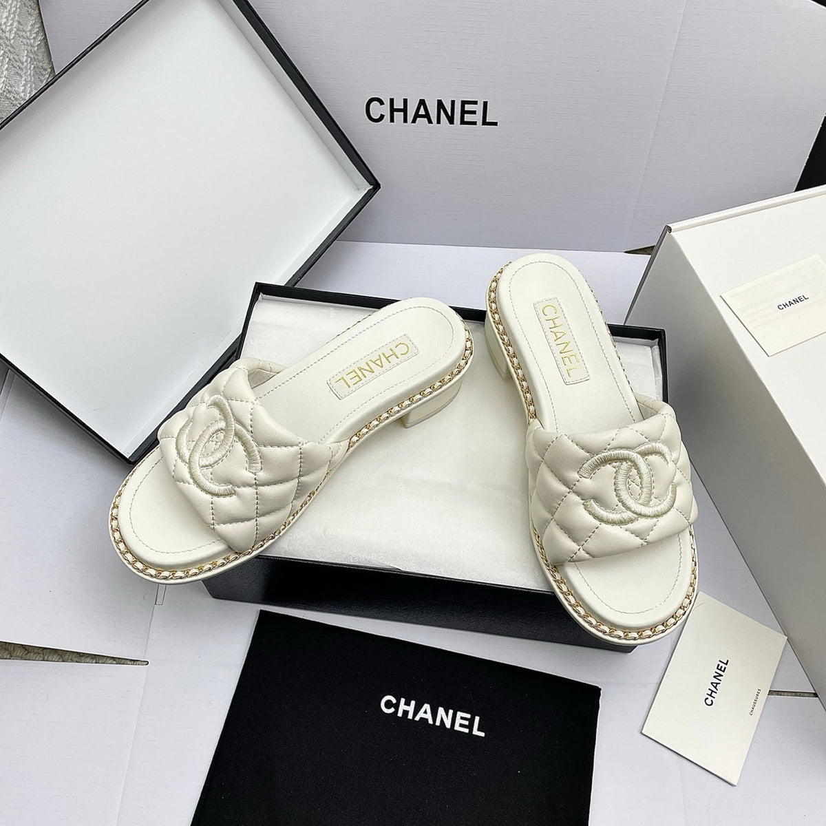 CC 26SS White Quilted Lambskin 726545