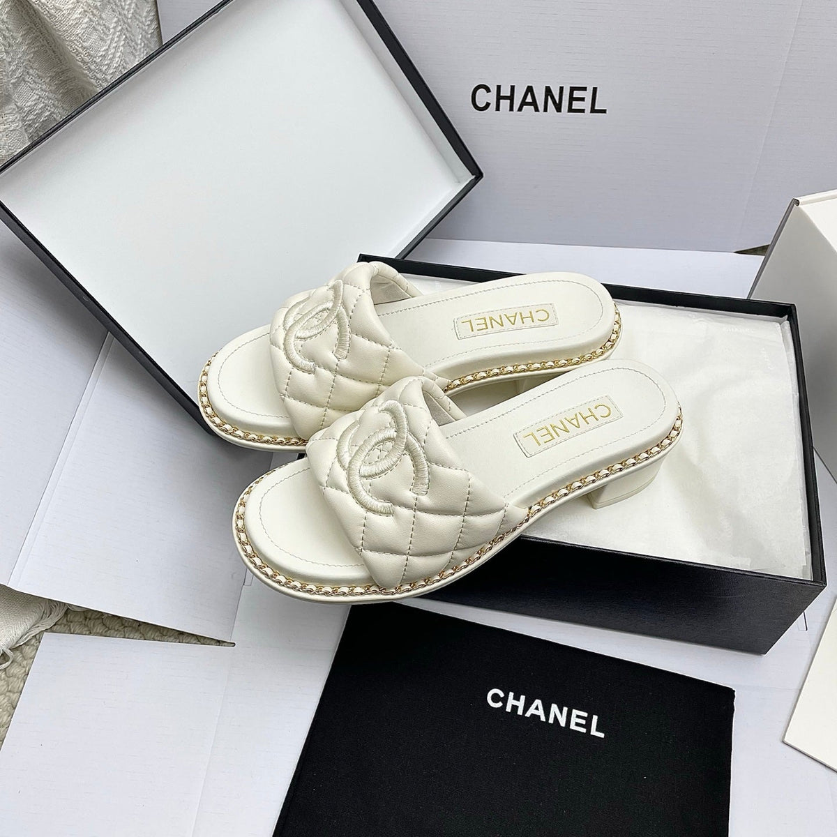 CC 26SS White Quilted Lambskin 726545