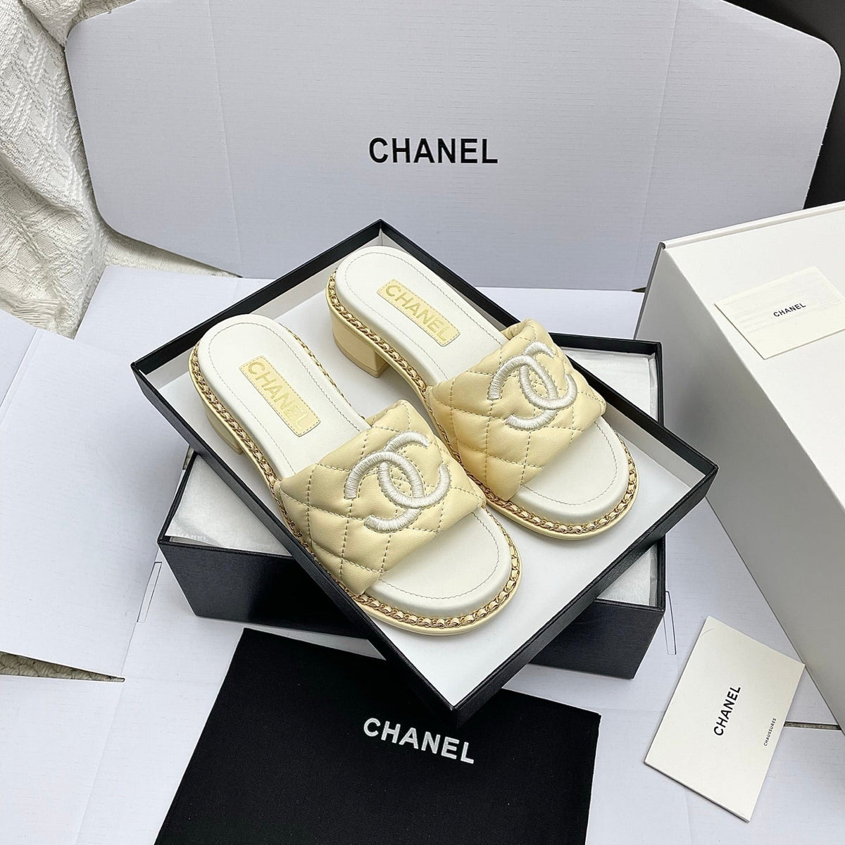 CC 26SS Lemon Yellow White Quilted Lambskin 726544