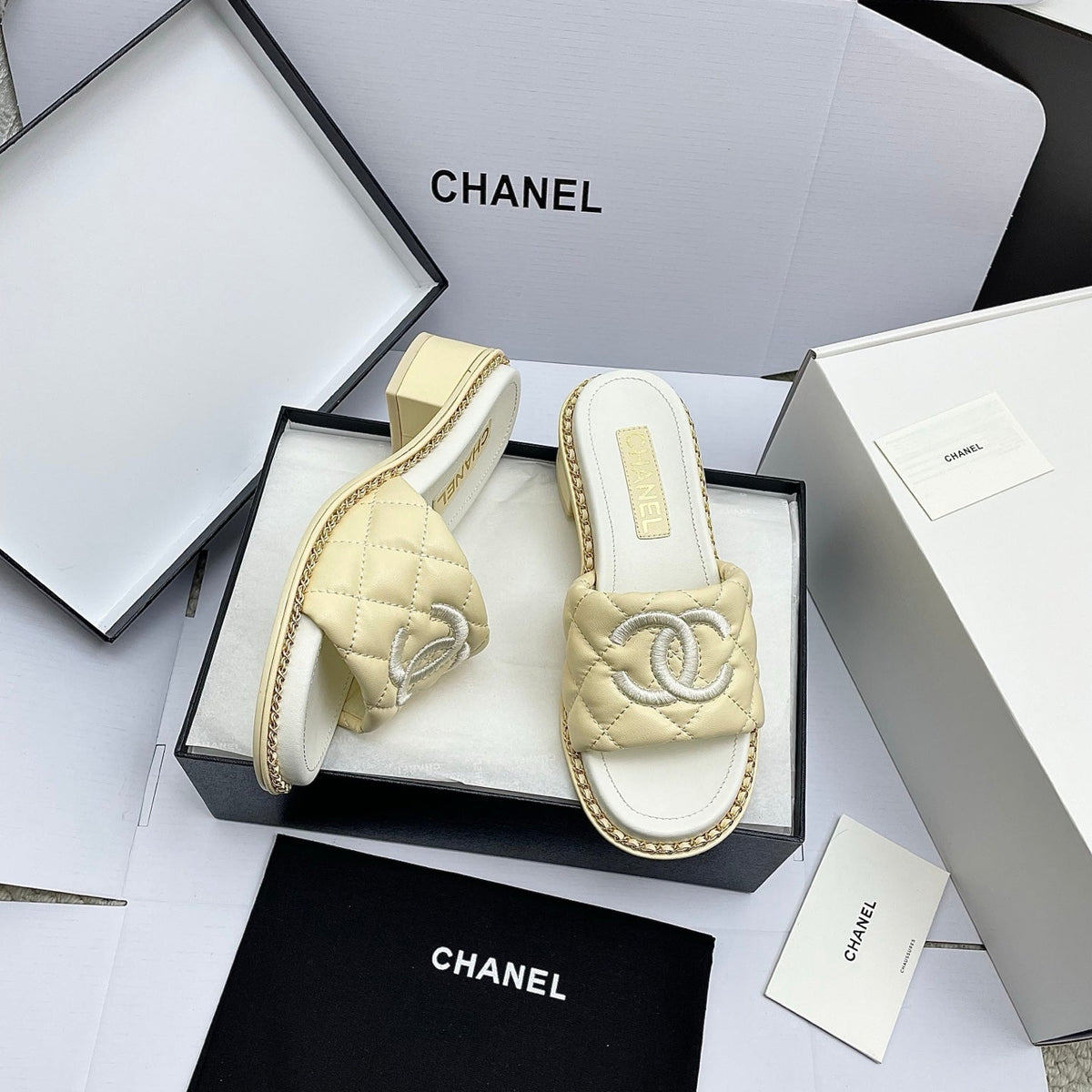 CC 26SS Lemon Yellow White Quilted Lambskin 726544