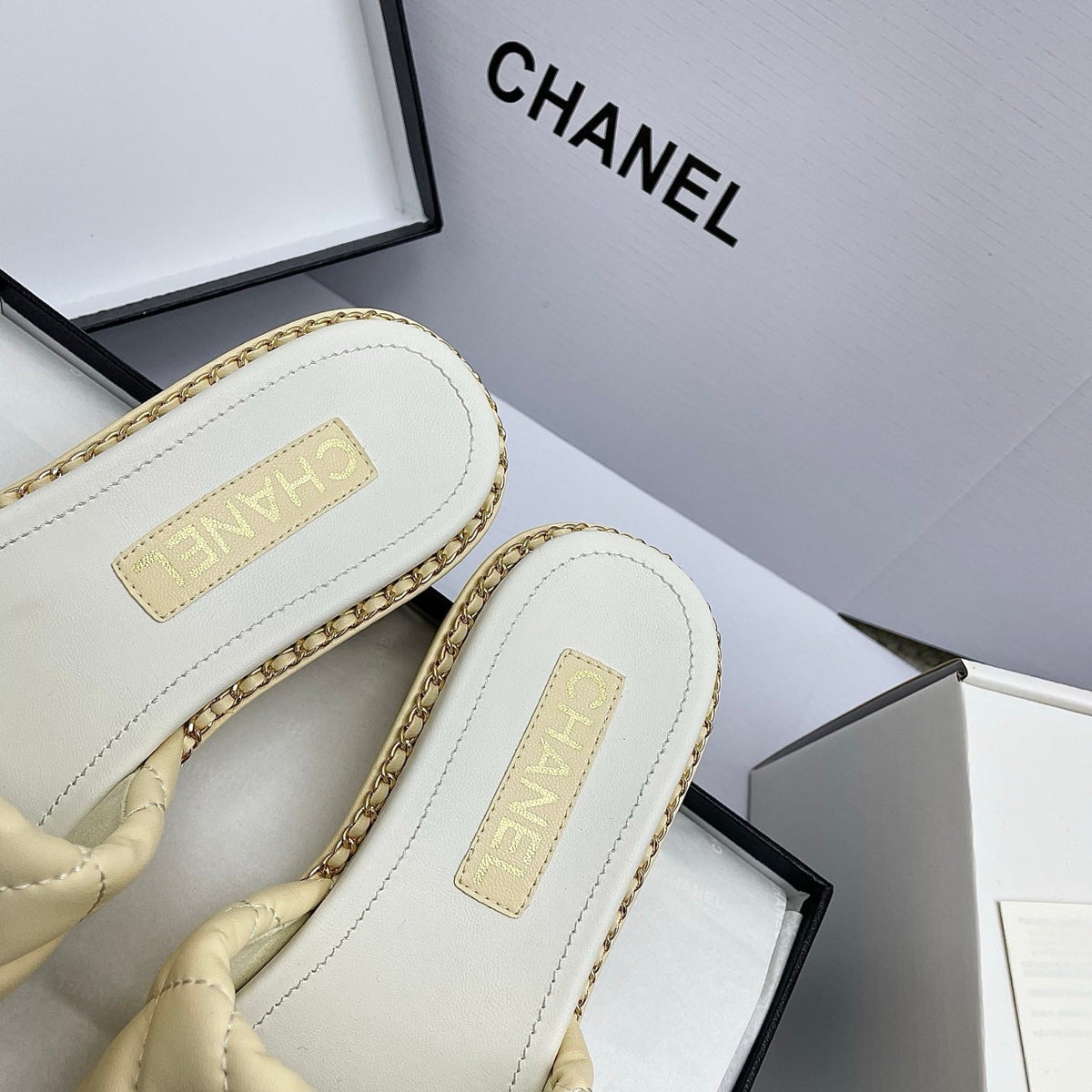 CC 26SS Lemon Yellow White Quilted Lambskin 726544