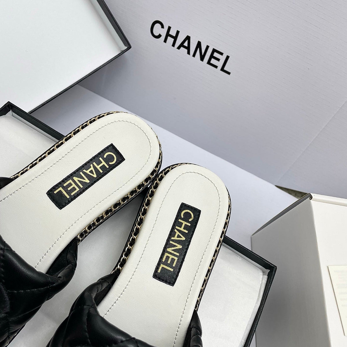 CC 26SS Black White Quilted Lambskin 726546