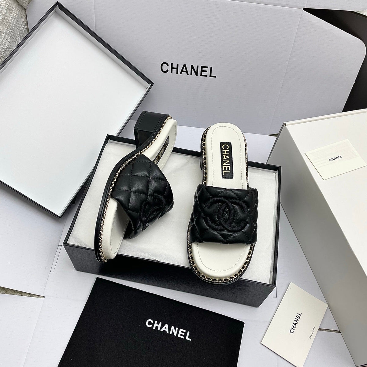 CC 26SS Black White Quilted Lambskin 726546