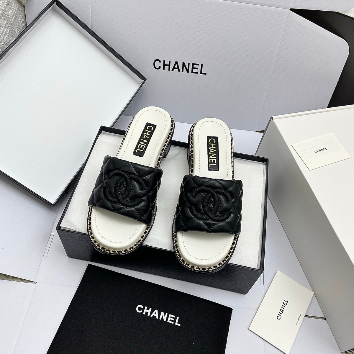 CC 26SS Black White Quilted Lambskin 726546