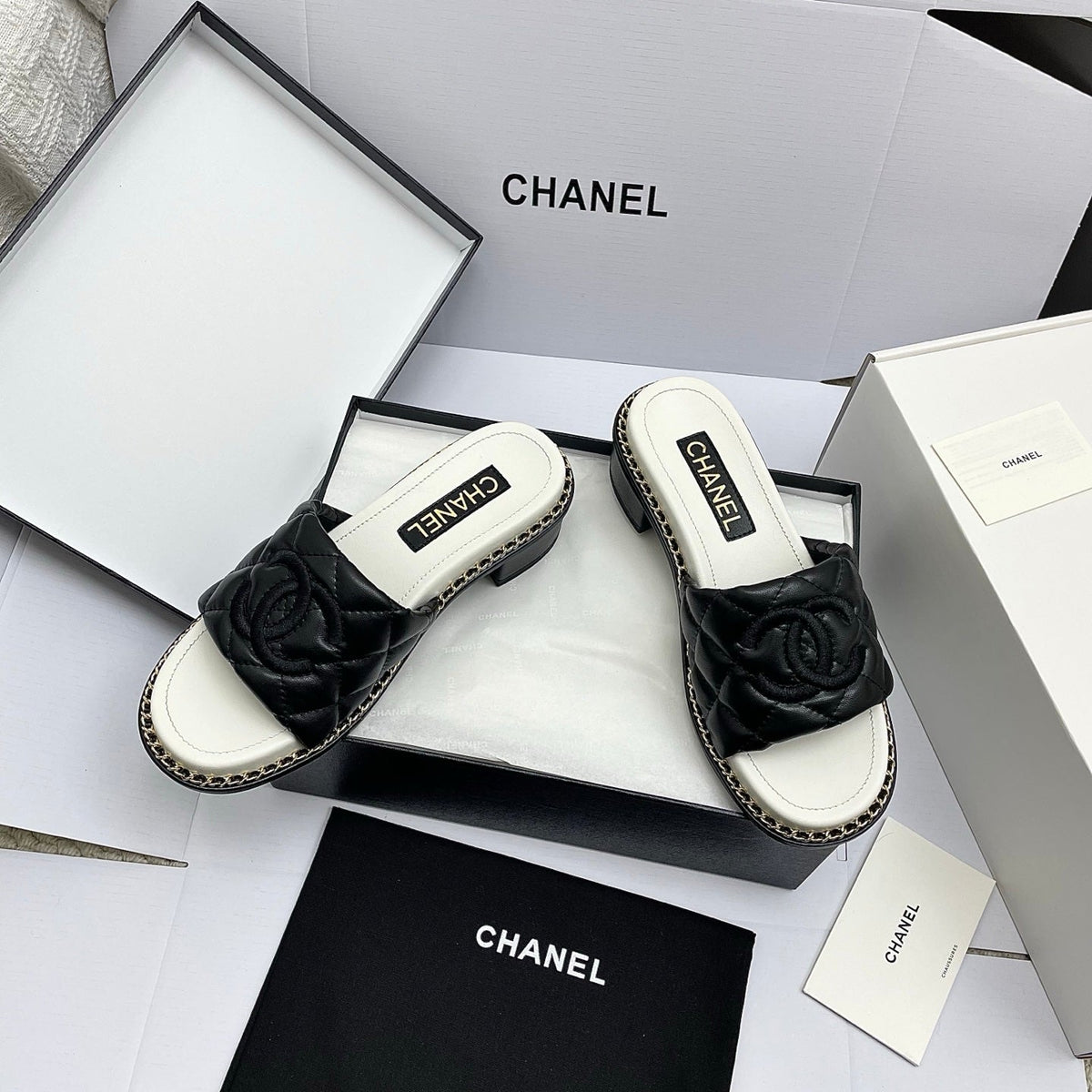 CC 26SS Black White Quilted Lambskin 726546