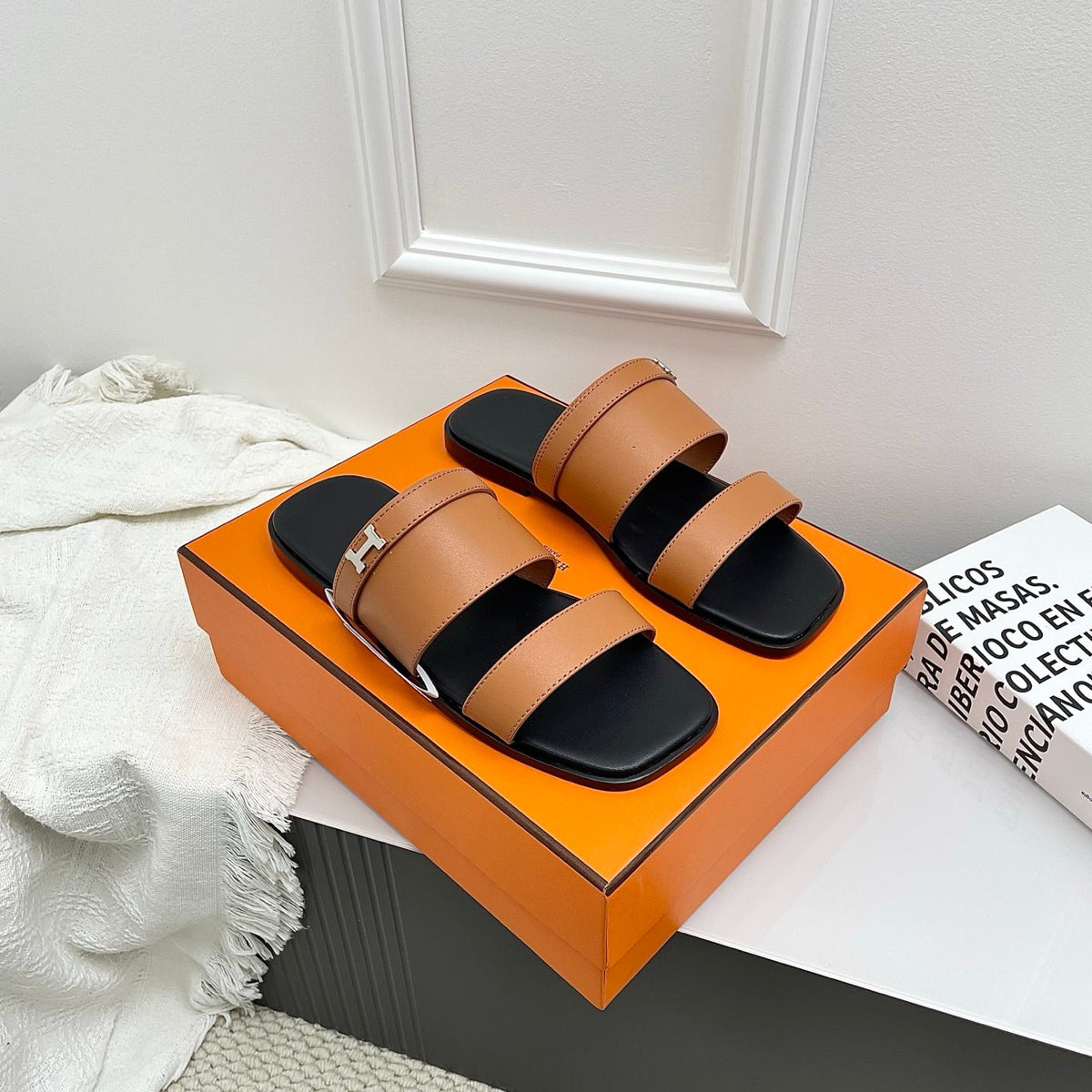 HM 26s Joao Men Sandal Brown Black Calfskin 726899