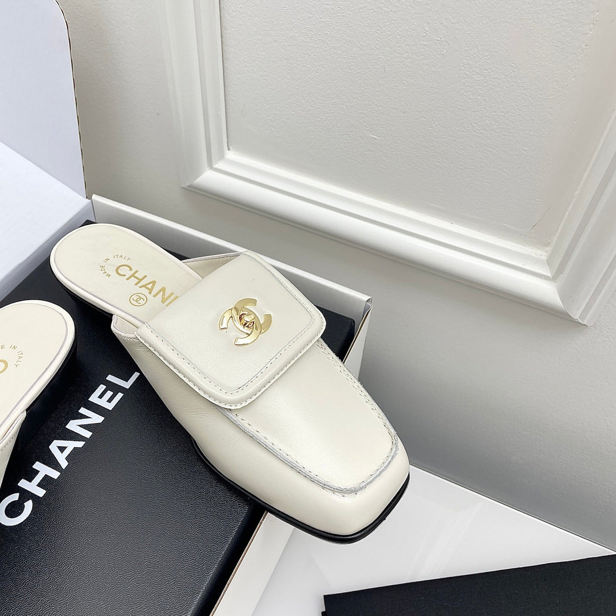 CC Double C Buckle Square Mules White Sheepskin 726526