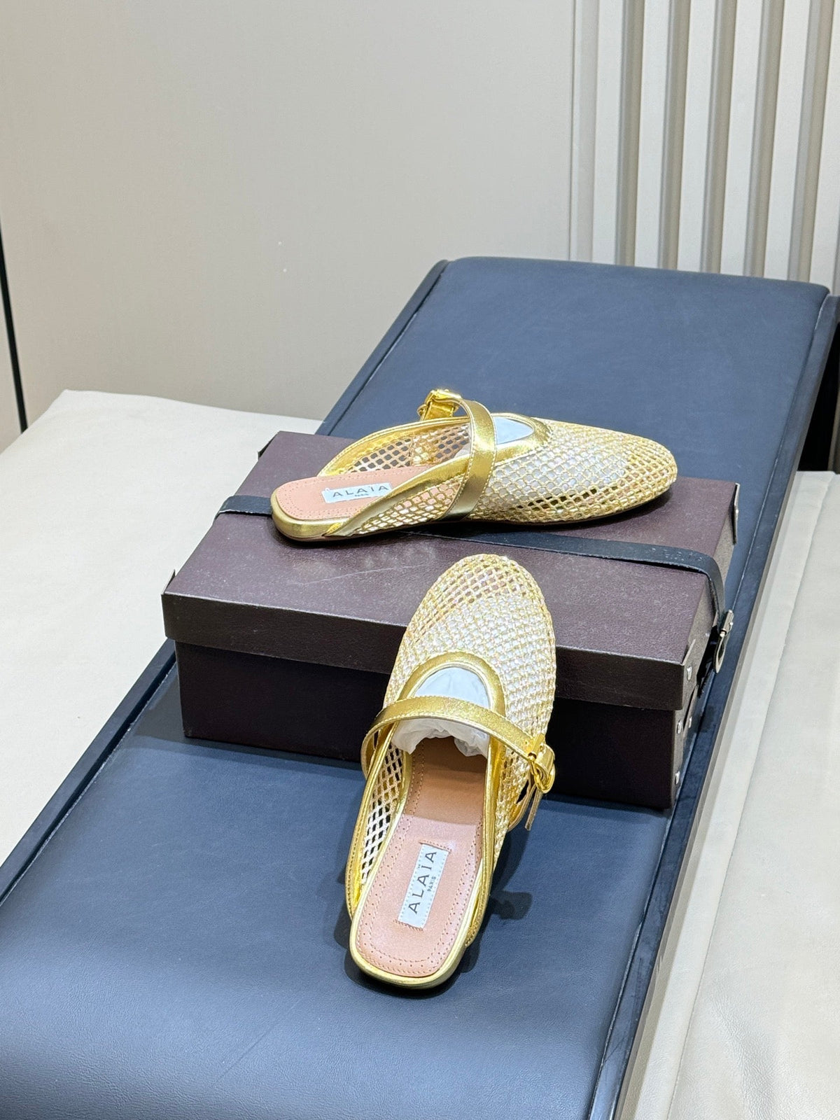 Alaia 26s Fishing Net Mule Gold Leather 820357