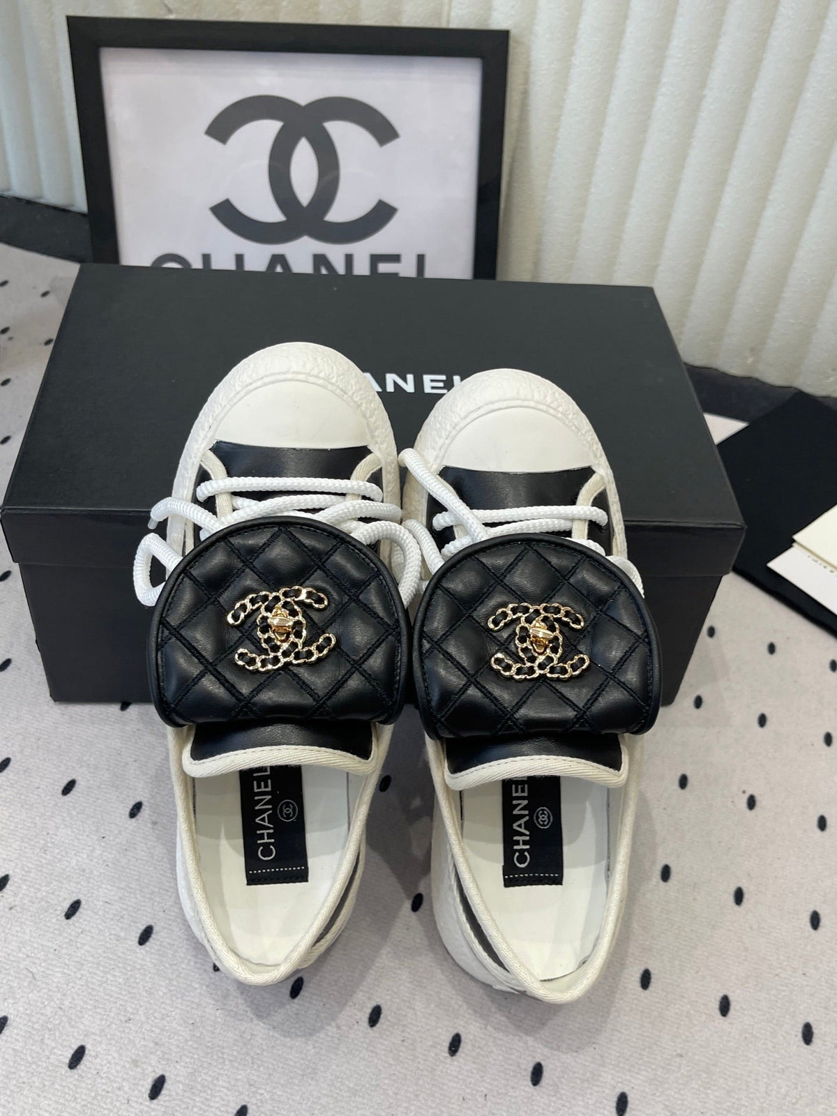 CC 2026s Sneakers Black White Leather 720087
