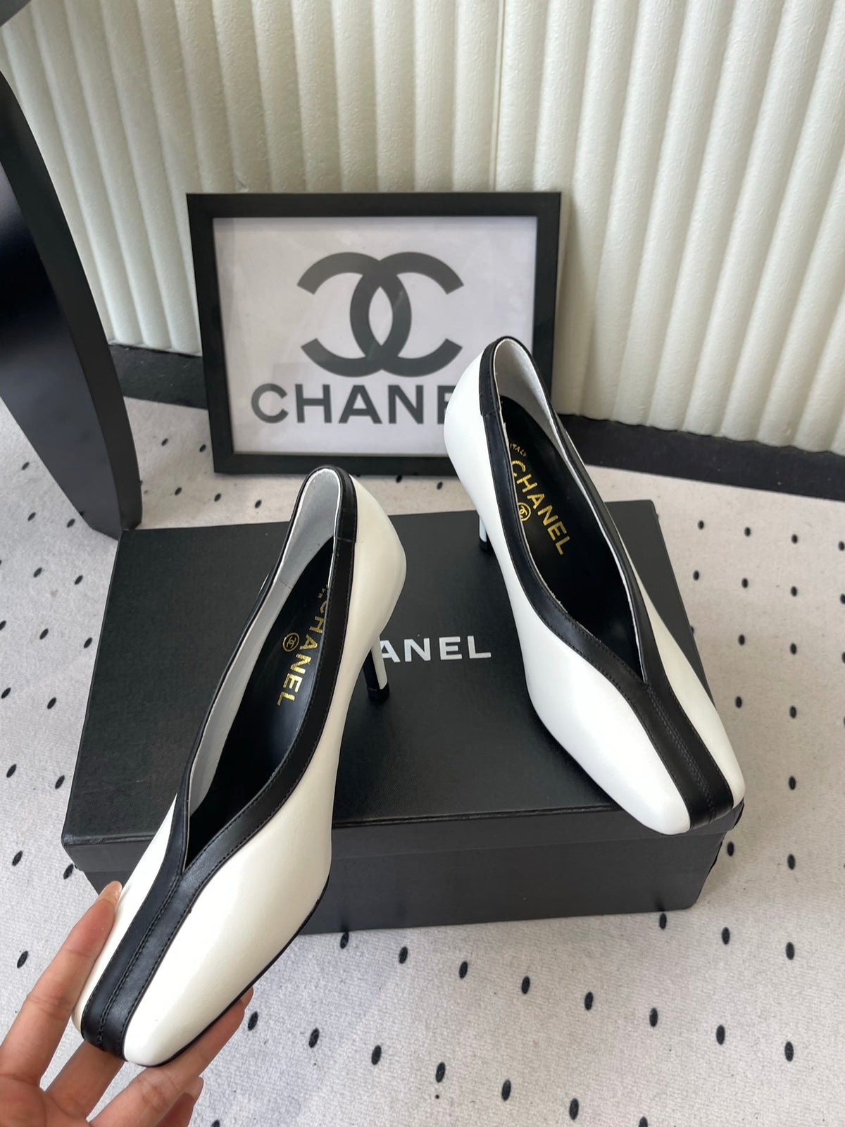 CC 26s Matthieu Blazy Pump 9.5cm White Sheepskin 807484