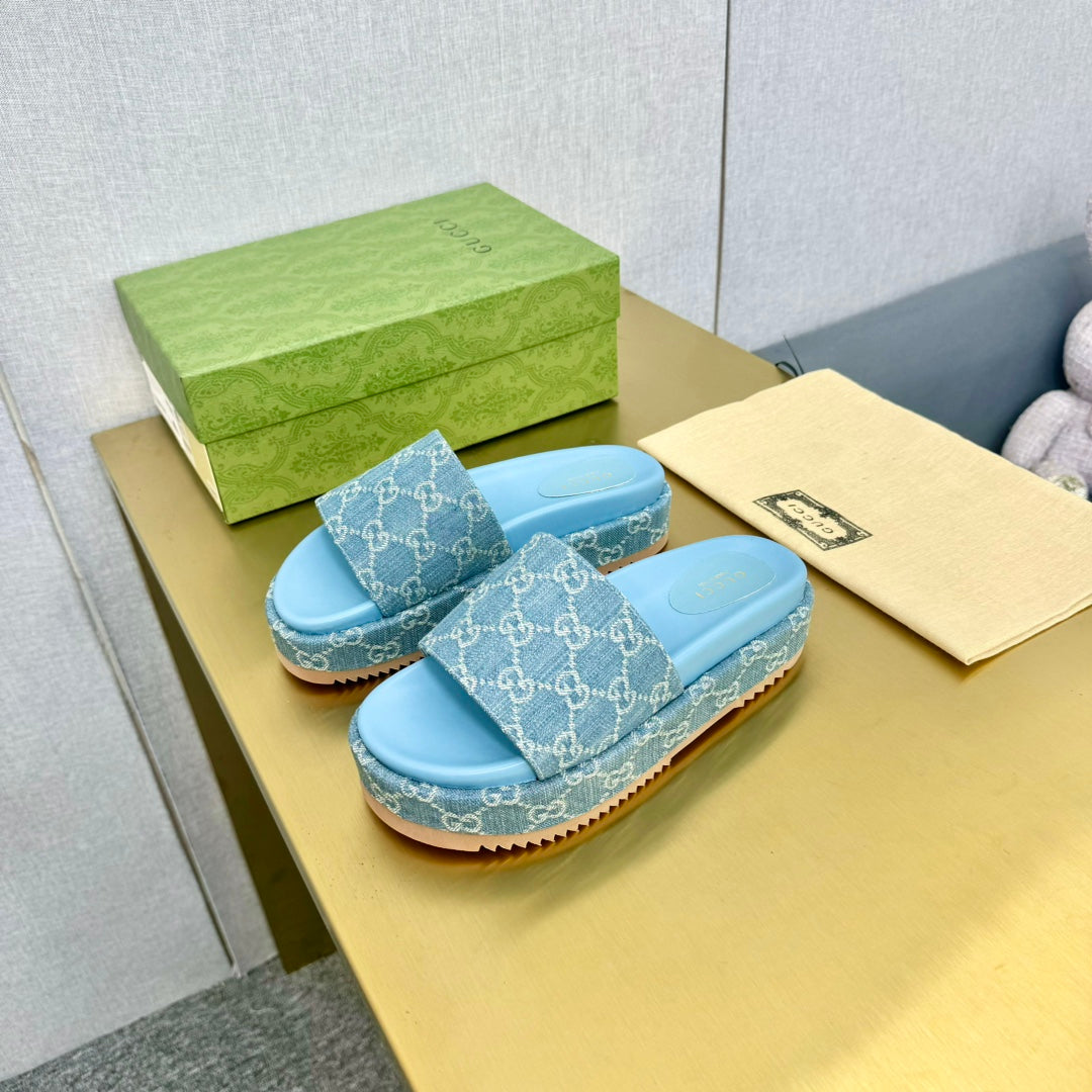 GG PLATFORM SLIDE SANDAL SKY CANVAS