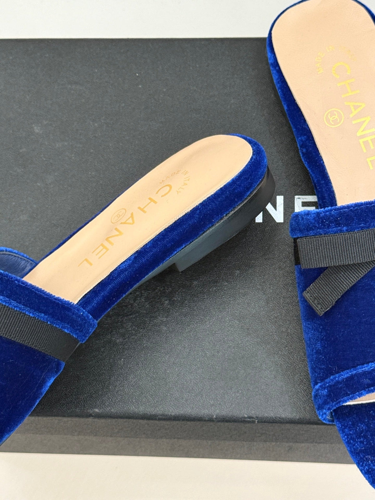 CC 26S Double C Bow Braid Slippers Blue Velvet 717787