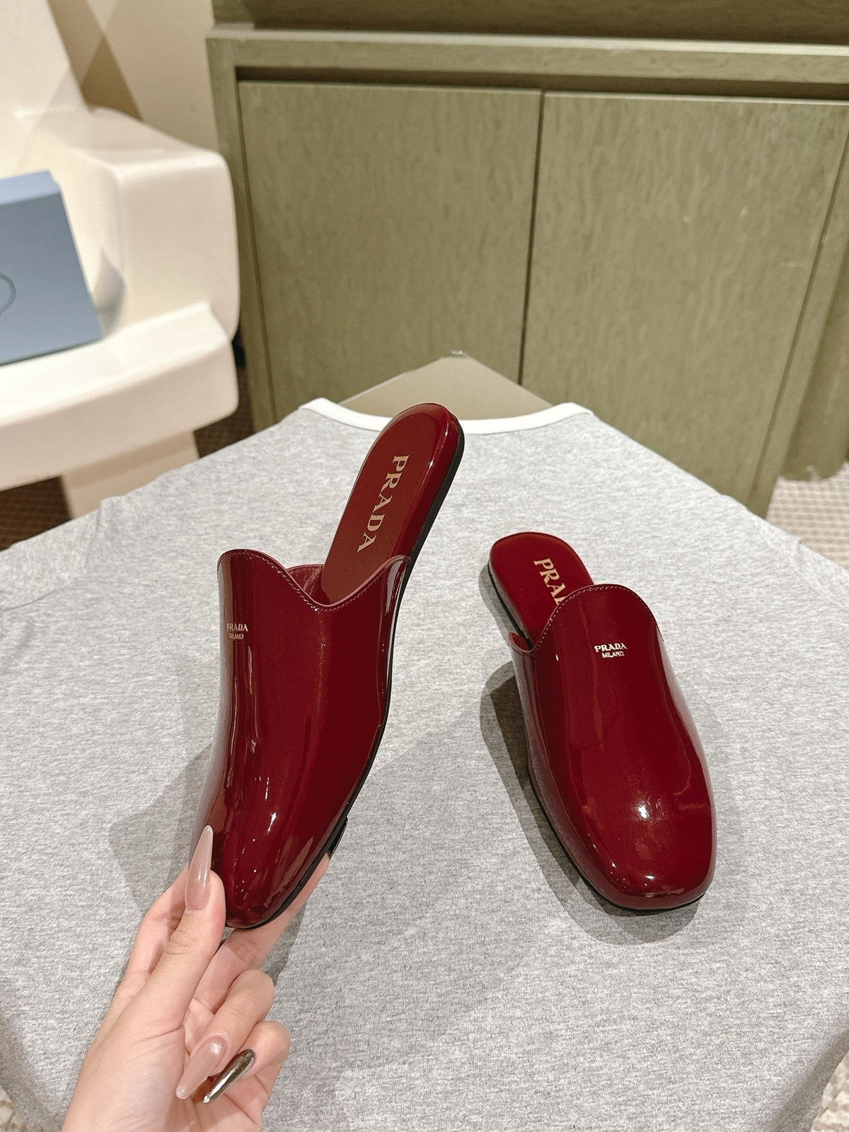 PRA 2026S Flats Mule Dark Red Patent Leather 657681