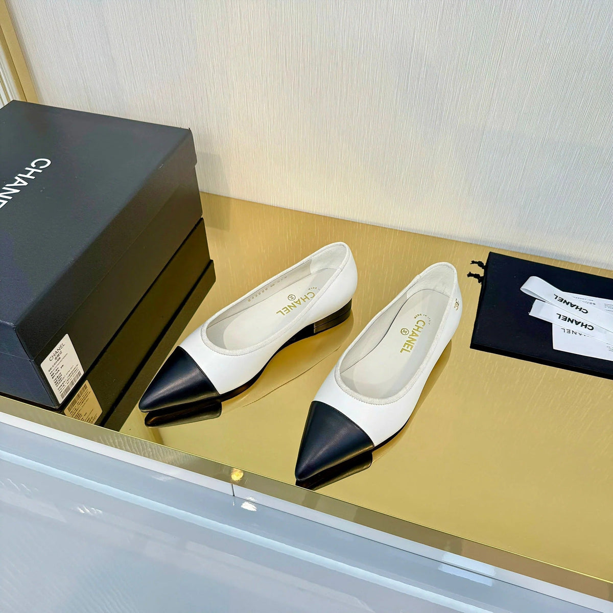 CC 2026 Ballet Flats White Black Sheepskin 668123