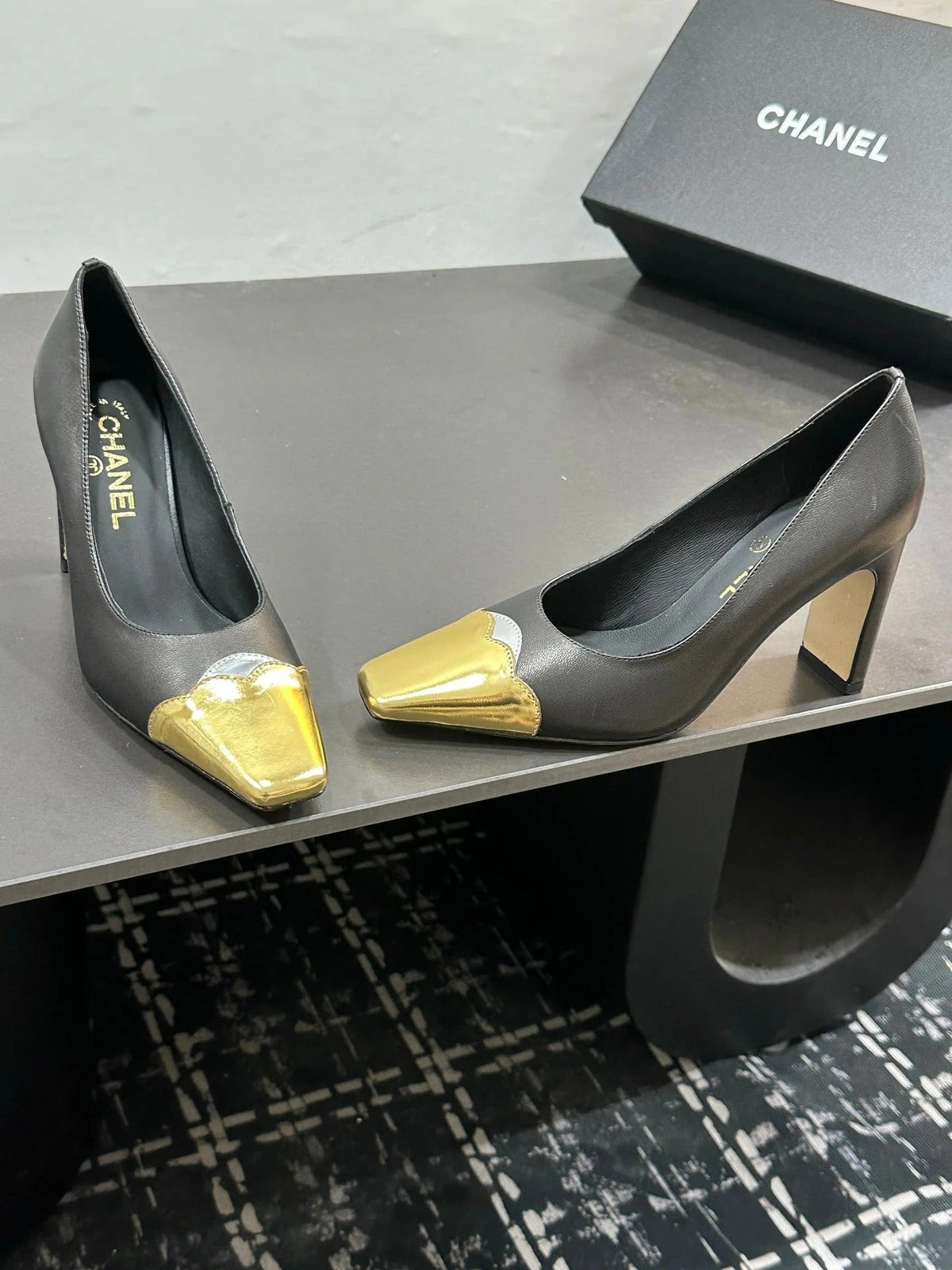 Chanel 2026 Chunky Heels Pumps Leather Sheepskin 832527