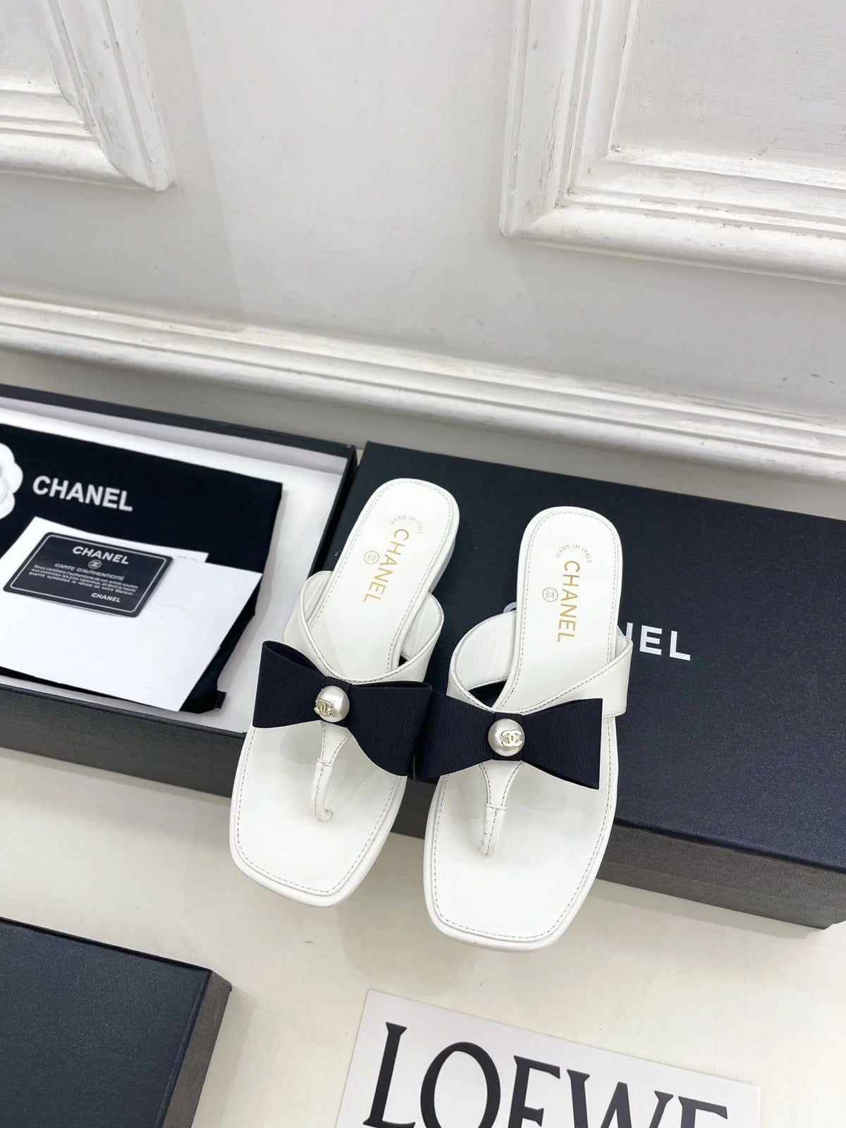 Chanel 2026 Double C Pearl Bow Flip-Flops Leather Sheepskin 831448