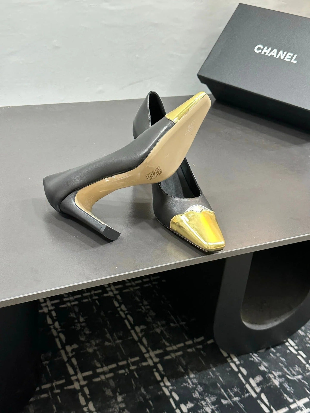 Chanel 2026 Chunky Heels Pumps Leather Sheepskin 832527