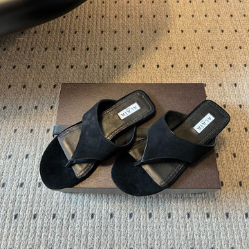 Alaia 2026 Flip-Flops Flat Velvet Sheepskin 803344