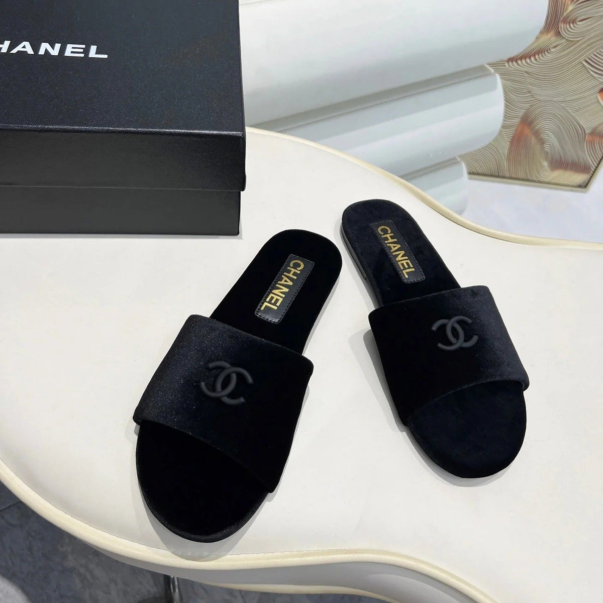 Chanel 2026 Kiss's Flat Sandals Sheepskin Velvet 802307