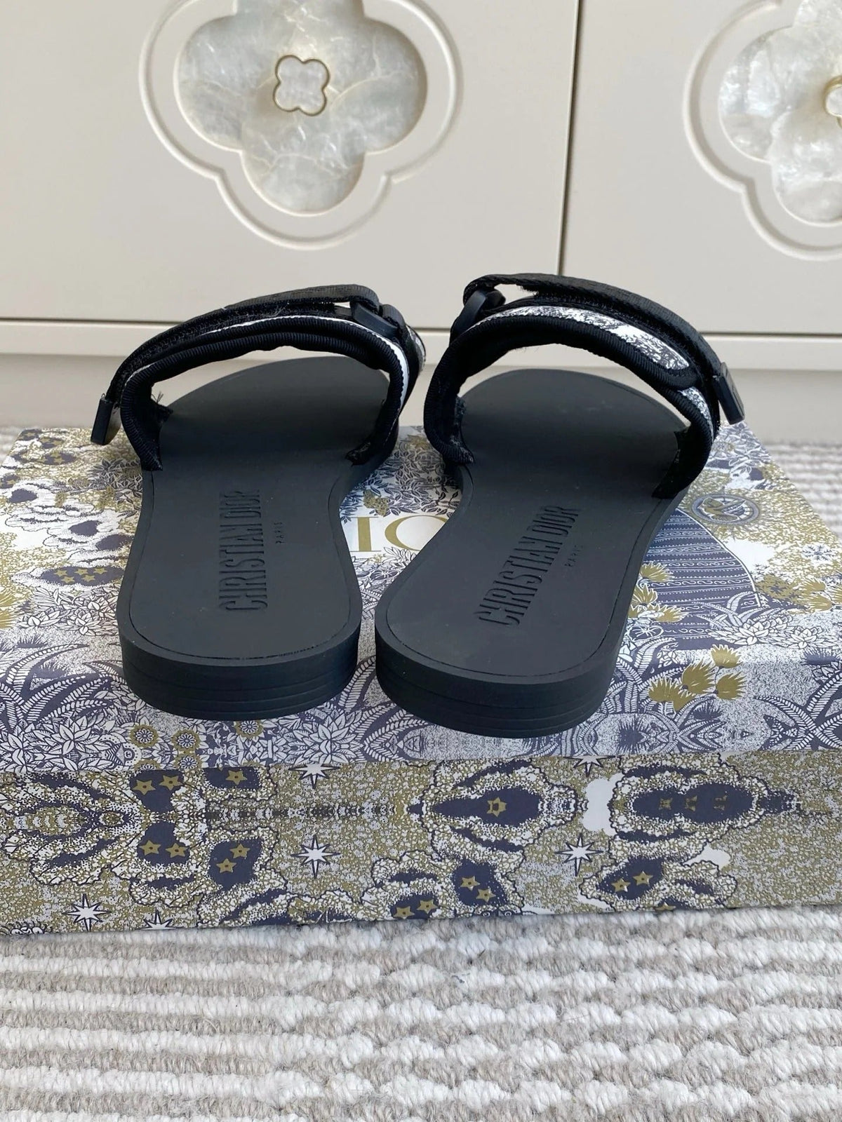 CD 26s Flat Slippers Black White Canvas Rubber 648130