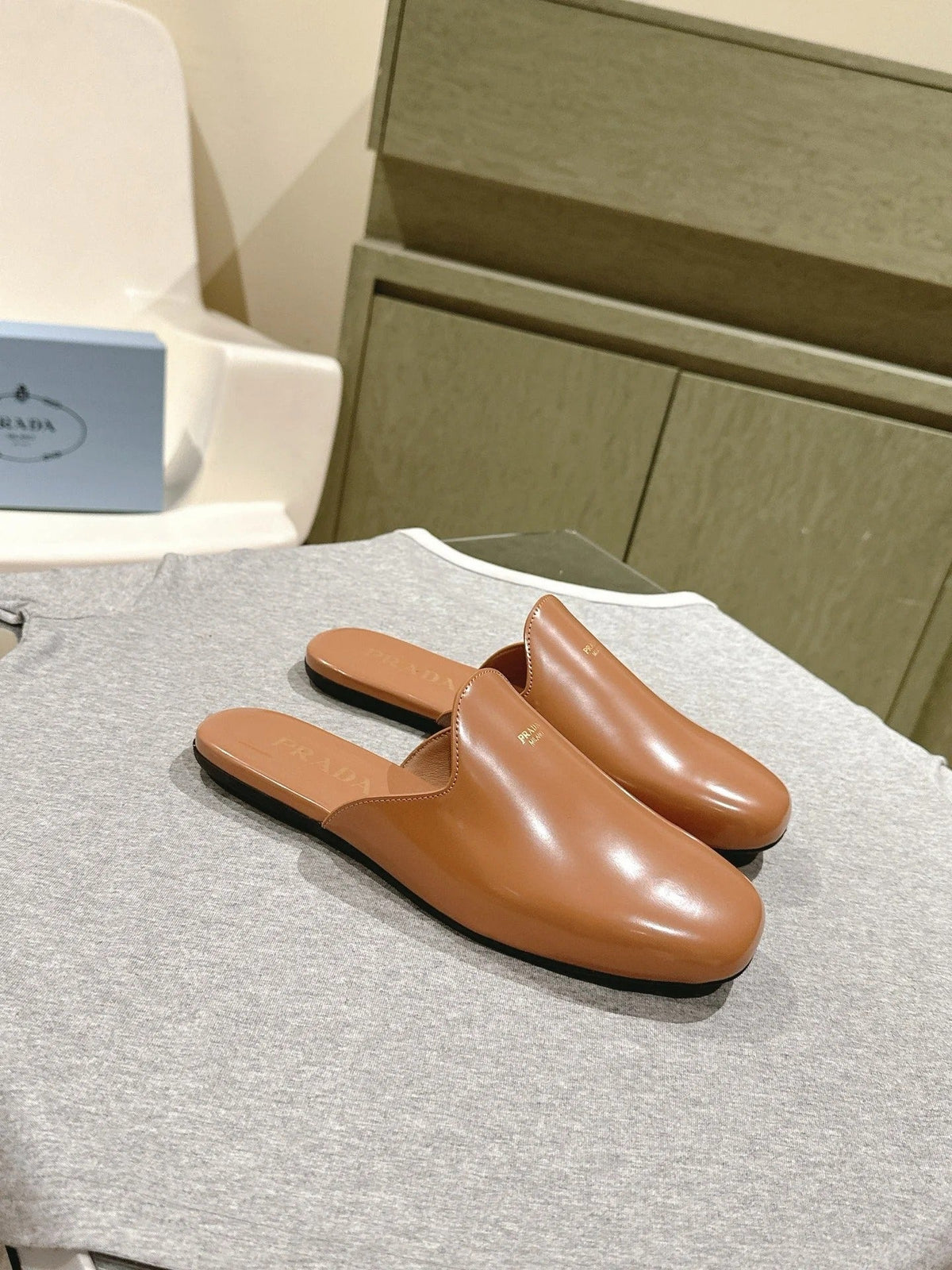 PRA 2026S Flats Mule Tan Brown Patent Leather 657679