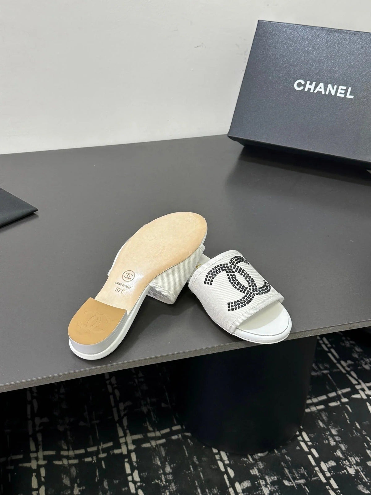 CC 2026 Slippers White Canvas Sheepskin 668148