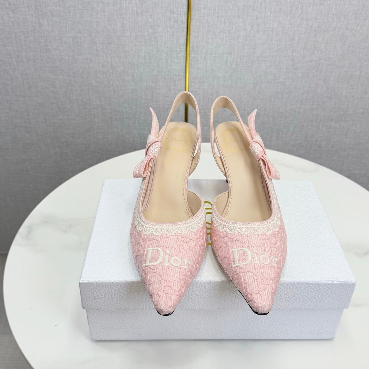 CD 26 Embroidered Slingback 65 Pink Canvas 620370