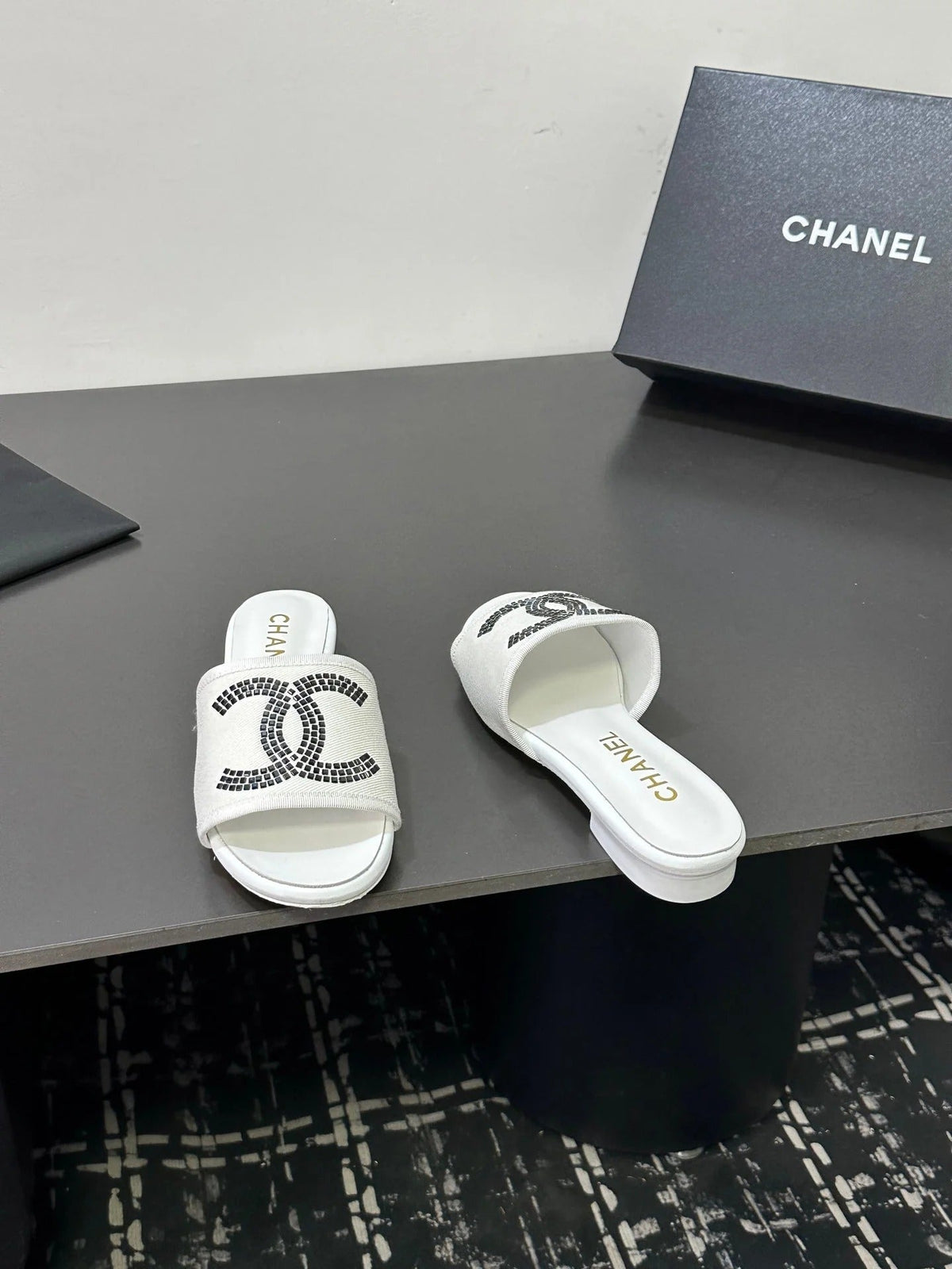 CC 2026 Slippers White Canvas Sheepskin 668148