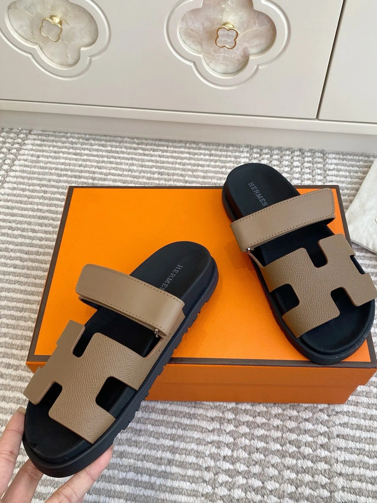 HM 2026 Velcro Slippers Taupe Cowhide 667463