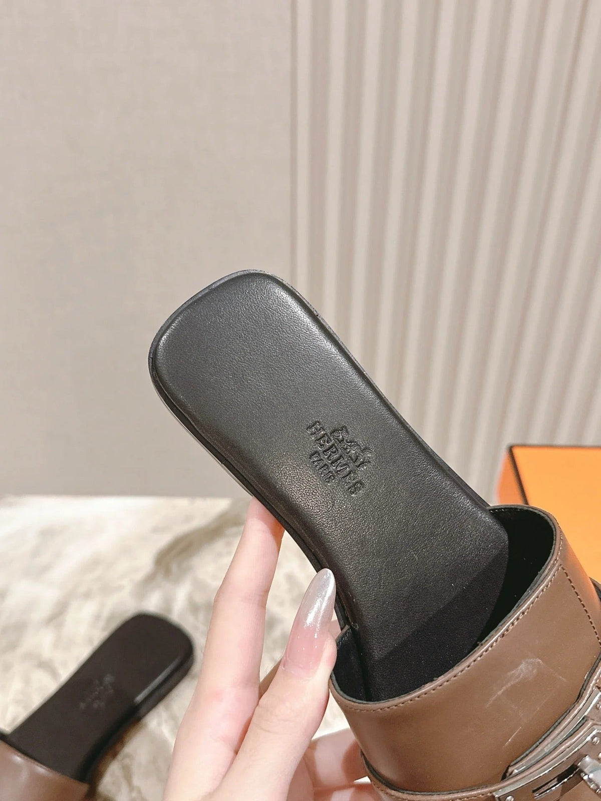 HM 2026 Flat Slippers Black Brown Calfskin 655861