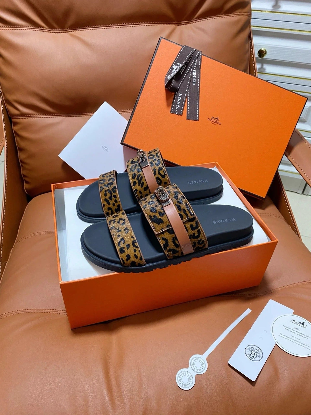 HM 2026 Velcro Sandals Black Tan Brown Cowhide 663789