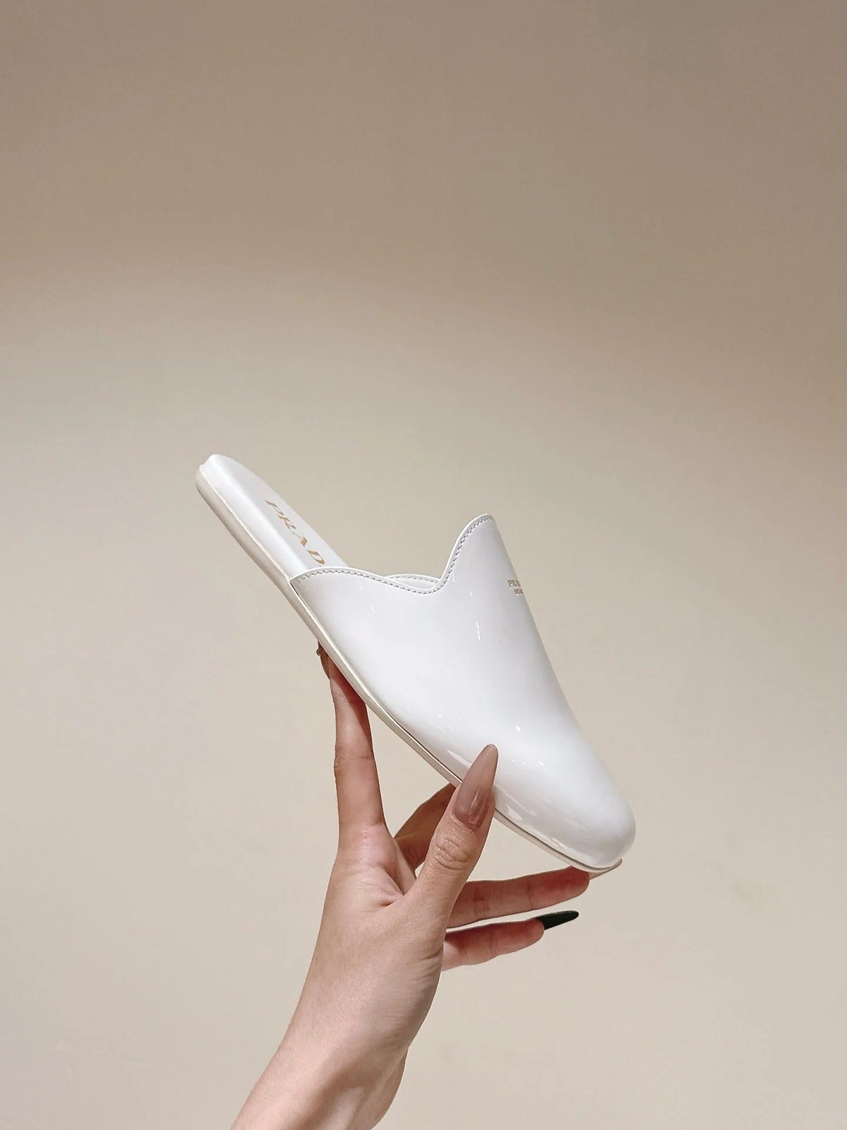 PRA 2026S Flats Mule White Patent Leather 657683