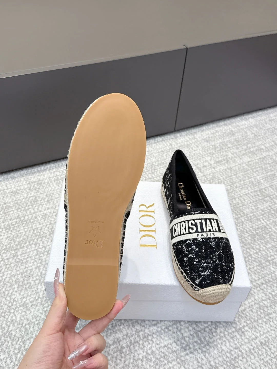 CD 26s Loafers Embroidery Black Canvas 653272