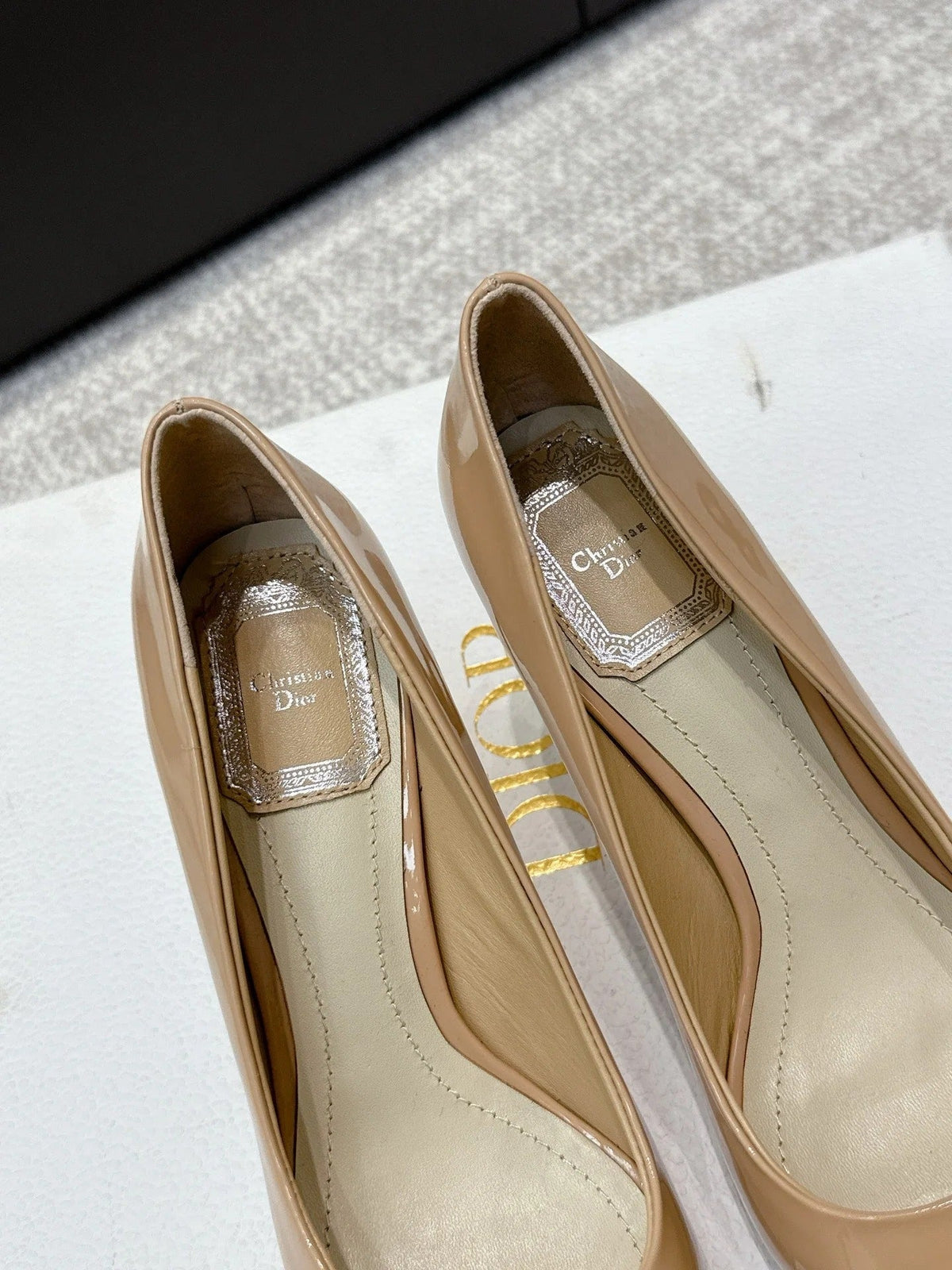 CD 26s High Heels Pump 85 Beige Patent Leather 661475
