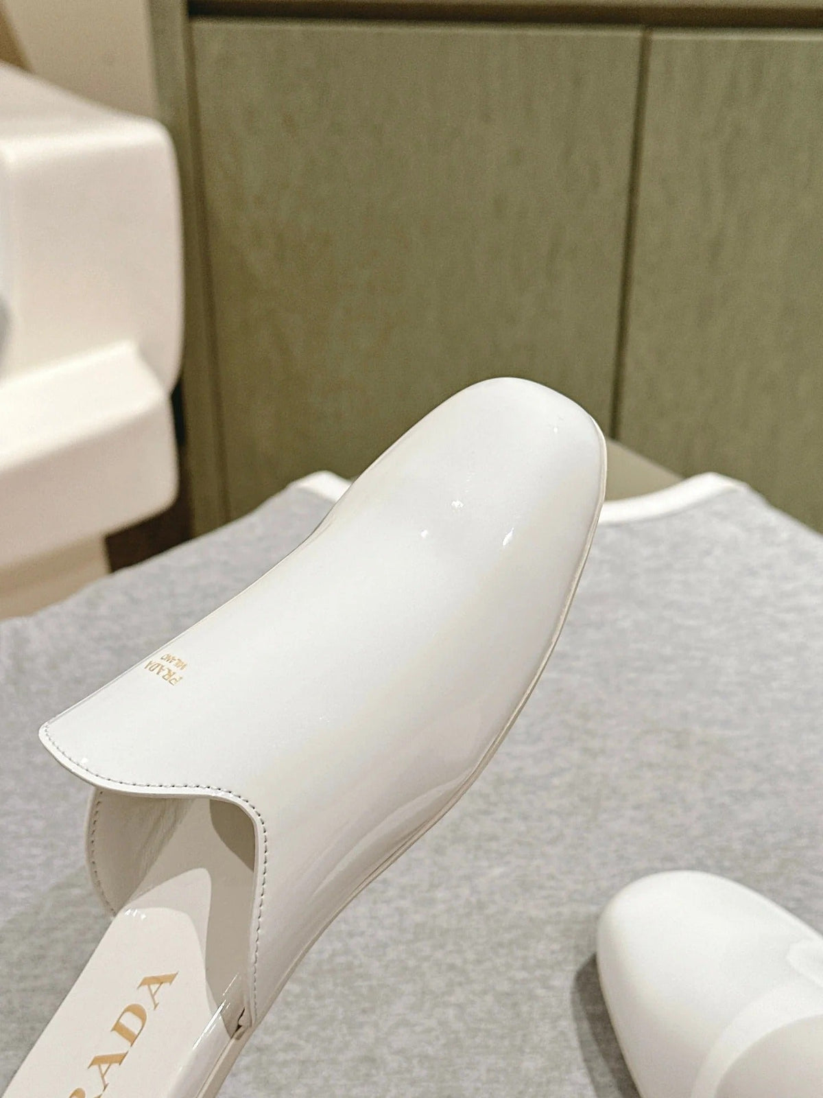 PRA 2026S Flats Mule White Patent Leather 657683